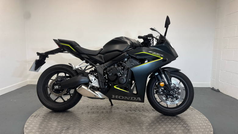 24MY Honda CBR650R E-Clutch